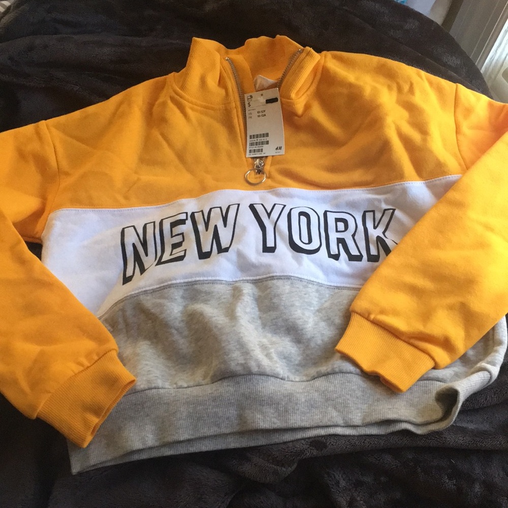 Women's Long Sleeve Quarter Zip UP Sweatshirt.